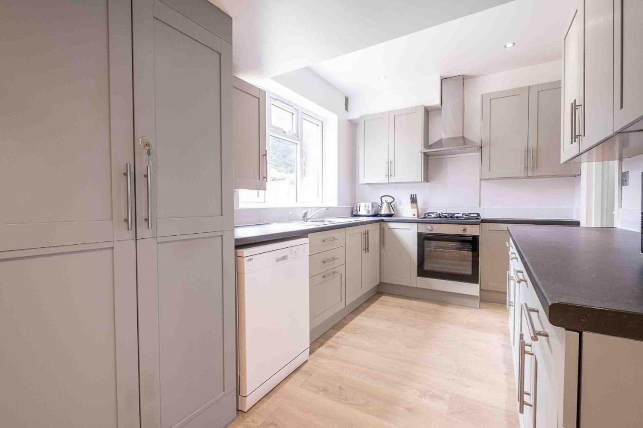 Вилла London Rd Ридинг Экстерьер фото